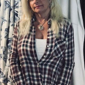 🛍Aeropostale Burgundy plaid button up